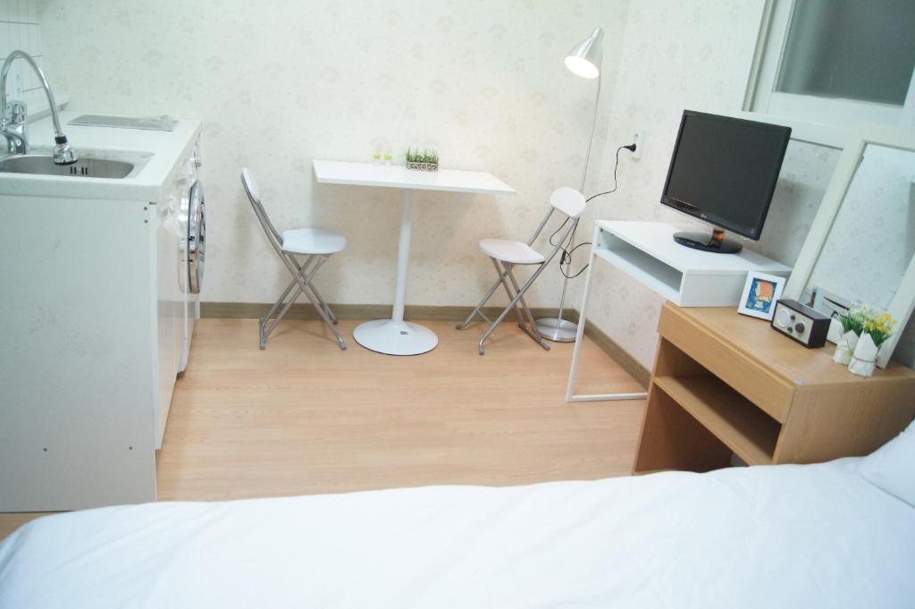 Gom Dongdaemun Apartment *